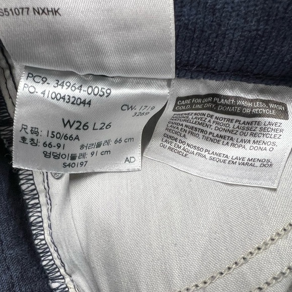 LEVI’S Wedgie Straight Fit Corduroy Pants Navy Blue 26 - Picture 14 of 14